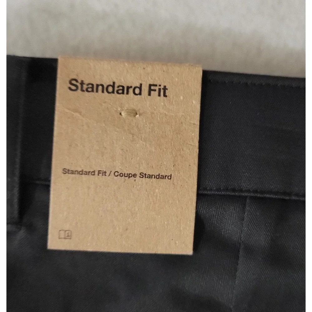 Nike Dri-Fit Size 42 Standard Fit Men's Golf Shorts  Black